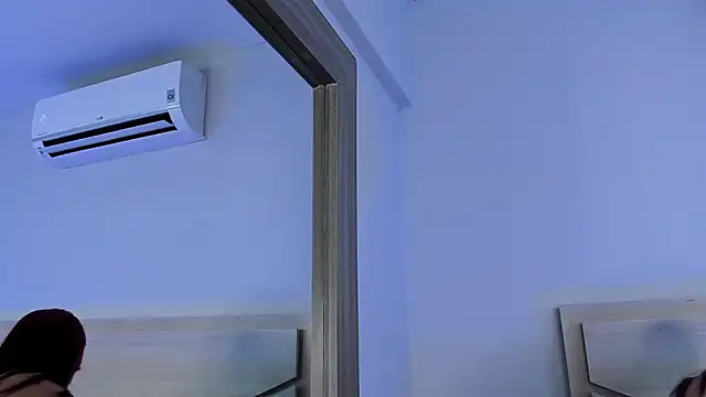 ZoeMorris online show from October 15, 2025, 11:32 am