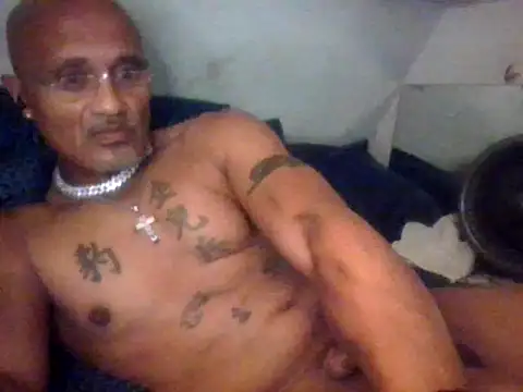 Snapshot of badboy2u2025 chatting on January 6, 2026, 1:09 am badboy2u2025 online show from January 6, 2026, 1:09 am