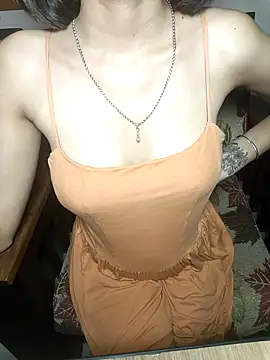 Isha Sax online show from September 15, 2025, 7:25 pm