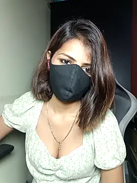 Isha Sax online show from October 2, 2025, 7:26 am