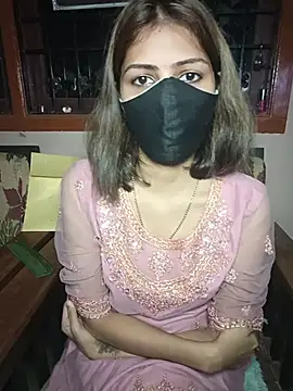 Isha Sax online show from November 19, 2025, 5:24 pm