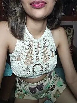 Isha Sax online show from November 21, 2025, 7:56 pm