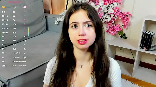 JulianaChapel online show from September 14, 2025, 8:24 am