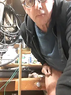 Snapshot of Vince072 chatting on October 23, 2025, 12:59 pm Vince072 online show from October 23, 2025, 12:59 pm