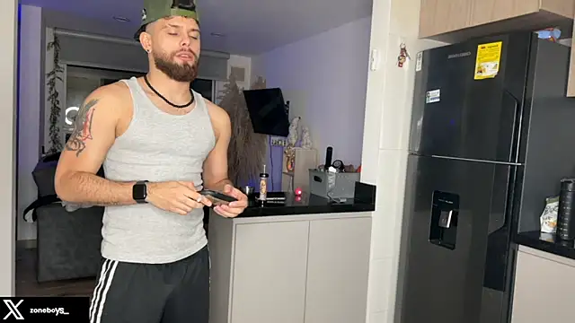 Snapshot of zoneboys chatting on February 20, 2026, 12:51 am zoneboys online show from February 20, 2026, 12:51 am