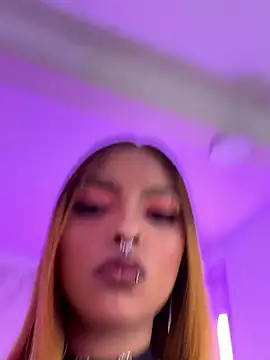 Snapshot of AnnahiBaker chatting on January 7, 2026, 10:12 pm AnnahiBaker online show from January 7, 2026, 10:12 pm