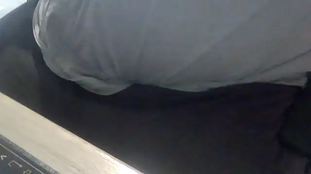 latexsub75 online show from December 16, 2025, 10:37 pm