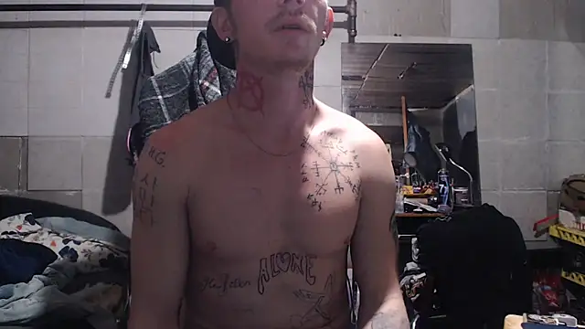 Snapshot of mastertrap chatting on December 2, 2025, 6:25 pm mastertrap online show from December 2, 2025, 6:25 pm