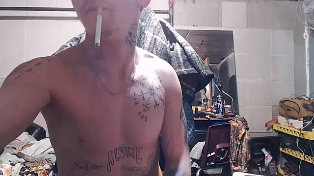 Snapshot of mastertrap chatting on December 3, 2025, 7:38 am mastertrap online show from December 3, 2025, 7:38 am