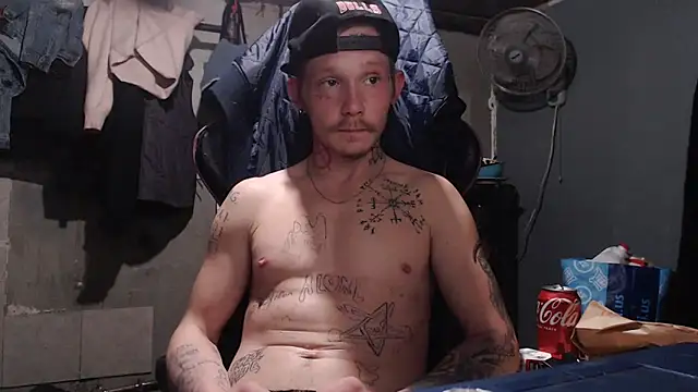 Snapshot of mastertrap chatting on December 16, 2025, 5:23 am mastertrap online show from December 16, 2025, 5:23 am