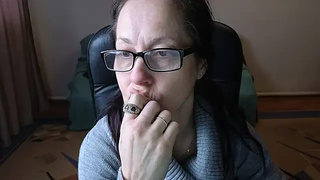 Snapshot of Ronda_Roni chatting on January 12, 2026, 6:51 am Ronda Roni online show from January 12, 2026, 6:51 am