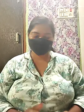 Snapshot of Liyaa_24 chatting on March 21, 2026, 4:43 pm Liyaa 24 online show from March 21, 2026, 4:43 pm