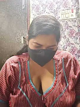 Snapshot of Liyaa_24 chatting on March 26, 2026, 5:18 pm Liyaa 24 online show from March 26, 2026, 5:18 pm