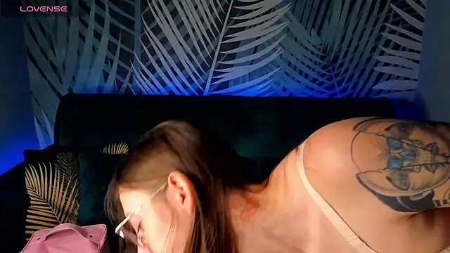 ChristyCrayme online show from November 21, 2025, 10:19 pm