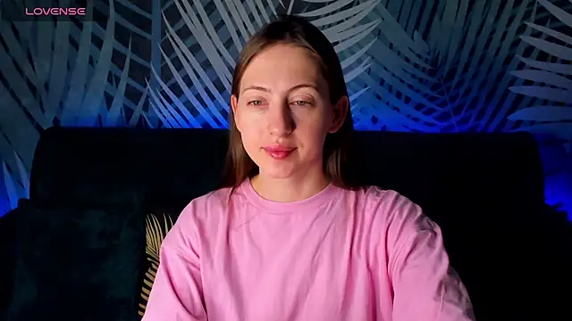 ChristyCrayme online show from December 16, 2025, 10:04 pm