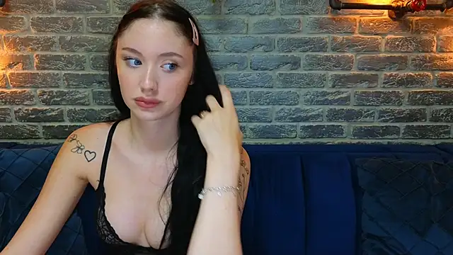 Snapshot of Ivanna__Rose chatting on September 24, 2025, 5:11 am Ivanna Rose online show from September 24, 2025, 5:11 am