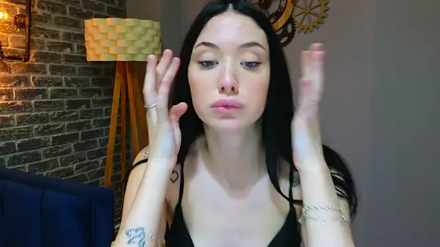 Snapshot of Ivanna__Rose chatting on October 20, 2025, 4:24 am Ivanna Rose online show from October 20, 2025, 4:24 am