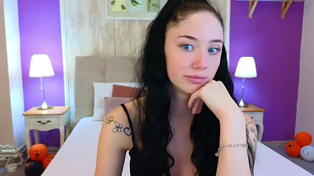 Snapshot of Ivanna__Rose chatting on November 20, 2025, 5:18 am Ivanna Rose online show from November 20, 2025, 5:18 am