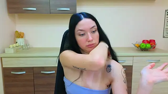 Snapshot of Ivanna__Rose chatting on December 4, 2025, 5:28 am Ivanna Rose online show from December 4, 2025, 5:28 am