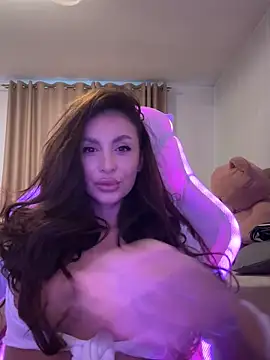 Snapshot of LunaBex chatting on October 28, 2025, 5:44 am LunaBex online show from October 28, 2025, 5:44 am