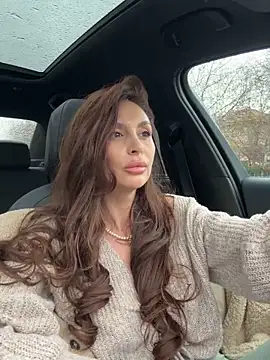 Snapshot of LunaBex chatting on November 28, 2025, 8:06 am LunaBex online show from November 28, 2025, 8:06 am