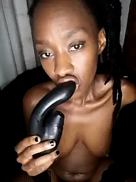 Snapshot of chocolatehotwife chatting on February 3, 2026, 6:51 am chocolatehotwife online show from February 3, 2026, 6:51 am