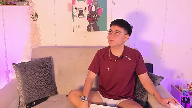 Snapshot of Young_Ben chatting on February 1, 2026, 2:26 pm Young Ben online show from February 1, 2026, 2:26 pm