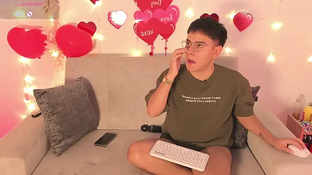 Snapshot of Young_Ben chatting on February 18, 2026, 12:17 am Young Ben online show from February 18, 2026, 12:17 am