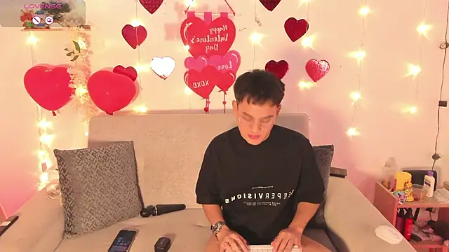 Snapshot of Young_Ben chatting on February 18, 2026, 11:55 pm Young Ben online show from February 18, 2026, 11:55 pm