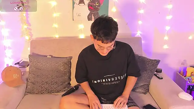 Snapshot of Young_Ben chatting on February 19, 2026, 2:24 pm Young Ben online show from February 19, 2026, 2:24 pm