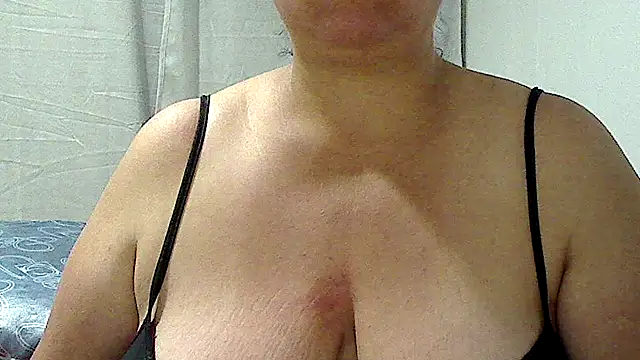 Snapshot of luciana69hot chatting on October 24, 2025, 3:08 pm luciana69hot online show from October 24, 2025, 3:08 pm