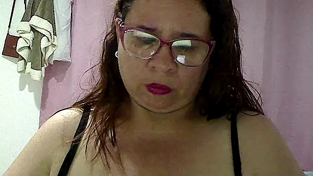 Snapshot of luciana69hot chatting on December 22, 2025, 10:18 pm luciana69hot online show from December 22, 2025, 10:18 pm