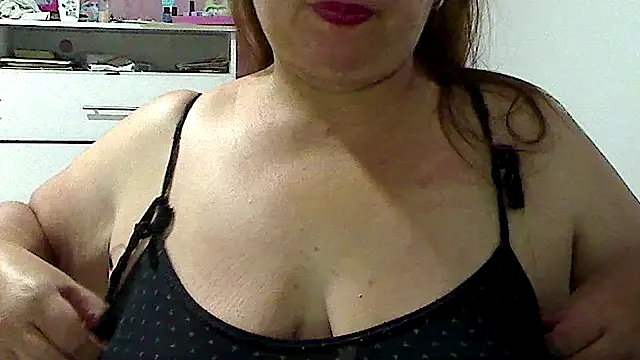 Snapshot of luciana69hot chatting on February 5, 2026, 10:25 pm luciana69hot online show from February 5, 2026, 10:25 pm