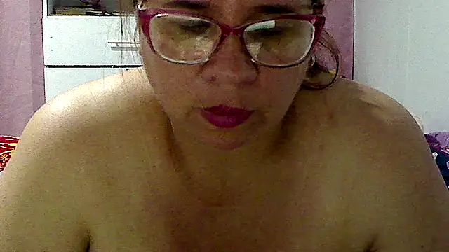 Snapshot of luciana69hot chatting on February 26, 2026, 5:01 pm luciana69hot online show from February 26, 2026, 5:01 pm