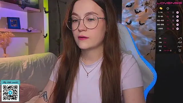 mia here online show from October 30, 2025, 12:39 pm