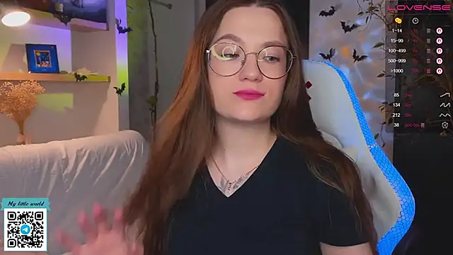 mia here online show from November 14, 2025, 1:37 am