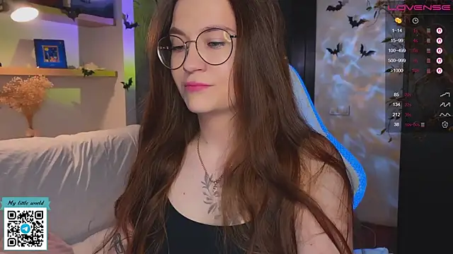 mia here online show from November 16, 2025, 1:55 am