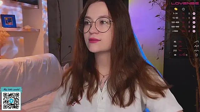 mia here online show from November 25, 2025, 2:33 am