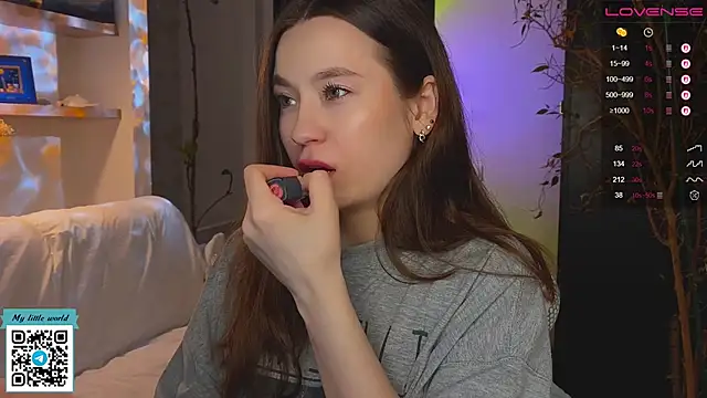 mia here online show from December 1, 2025, 2:16 am