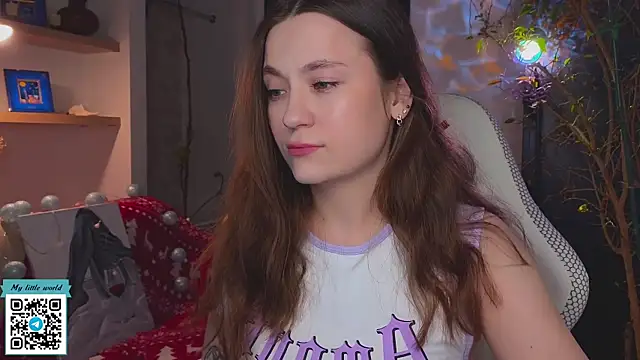 mia here online show from December 16, 2025, 10:42 am