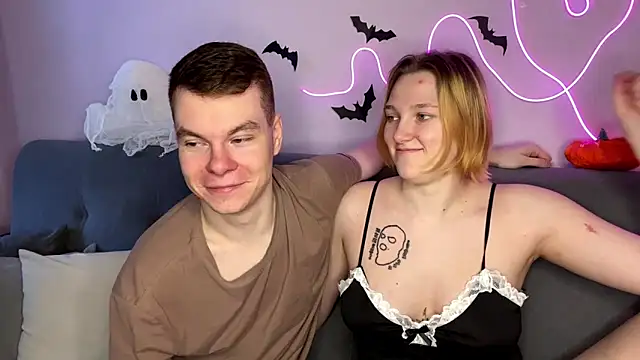 julielourens online show from November 2, 2025, 8:06 am