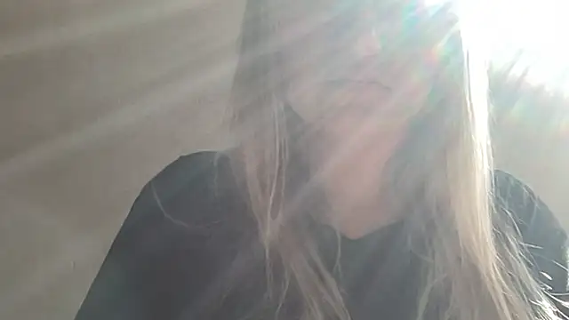 Snapshot of MonicaSweett chatting on October 2, 2025, 8:43 am MonicaSweett online show from October 2, 2025, 8:43 am