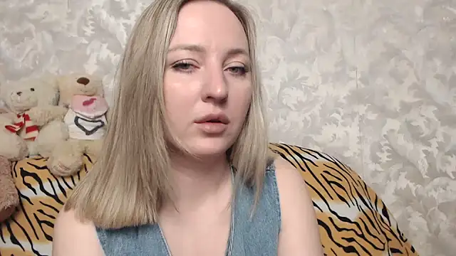 hotsteacher online show from May 20, 2026, 2:18 am