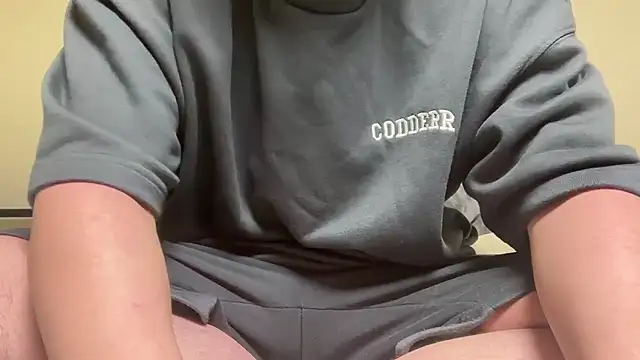 Snapshot of Yuta20002 chatting on December 18, 2025, 4:46 pm Yuta20002 online show from December 18, 2025, 4:46 pm