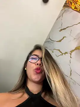 Snapshot of sara_calderon chatting on September 9, 2025, 1:21 pm sara calderon online show from September 9, 2025, 1:21 pm