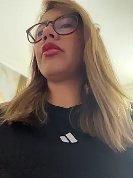 Snapshot of sara_calderon chatting on October 9, 2025, 1:20 pm sara calderon online show from October 9, 2025, 1:20 pm