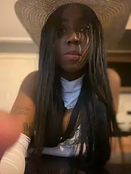 Snapshot of Alexia_24 chatting on November 1, 2025, 3:30 am Alexia 24 online show from November 1, 2025, 3:30 am