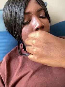 Snapshot of Alexia_24 chatting on November 15, 2025, 6:26 pm Alexia 24 online show from November 15, 2025, 6:26 pm