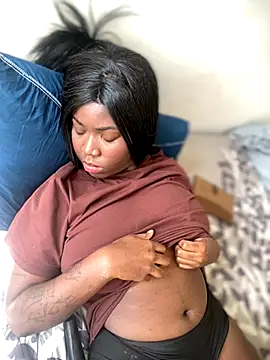 Snapshot of Alexia_24 chatting on November 18, 2025, 4:11 pm Alexia 24 online show from November 18, 2025, 4:11 pm