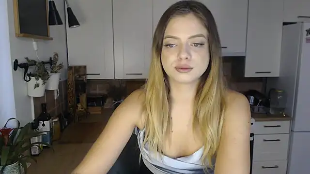 Snapshot of BuffyxLUST chatting on December 4, 2025, 8:23 am BuffyxLUST online show from December 4, 2025, 8:23 am